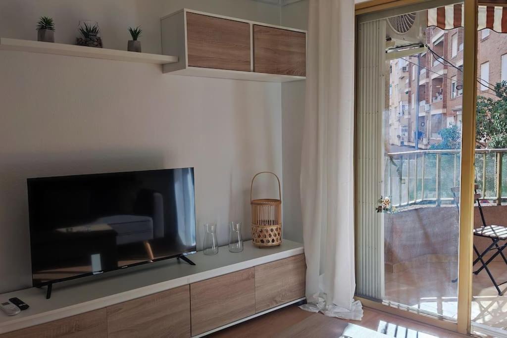 Superbe Appartement Pres De La Plage! サンタ・ポラ エクステリア 写真