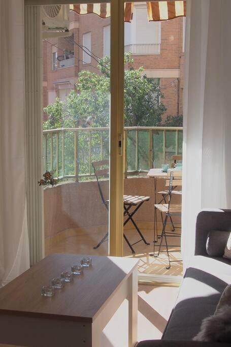 Superbe Appartement Pres De La Plage! サンタ・ポラ エクステリア 写真