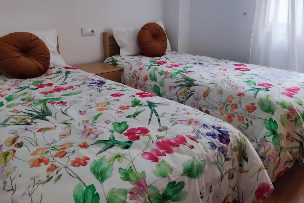 Superbe Appartement Pres De La Plage! サンタ・ポラ エクステリア 写真